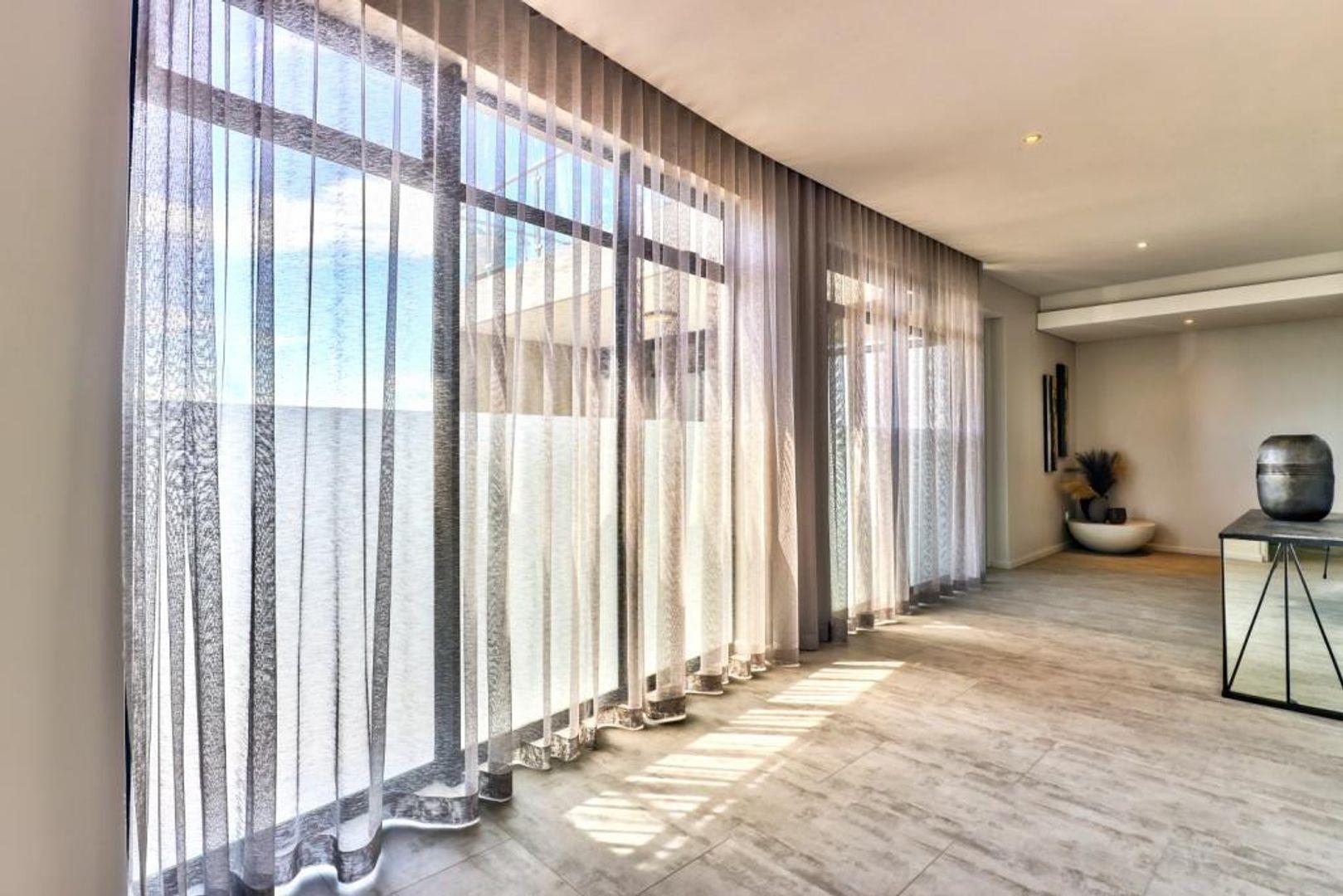 4 Bedroom Property for Sale in Bloubergrant Western Cape